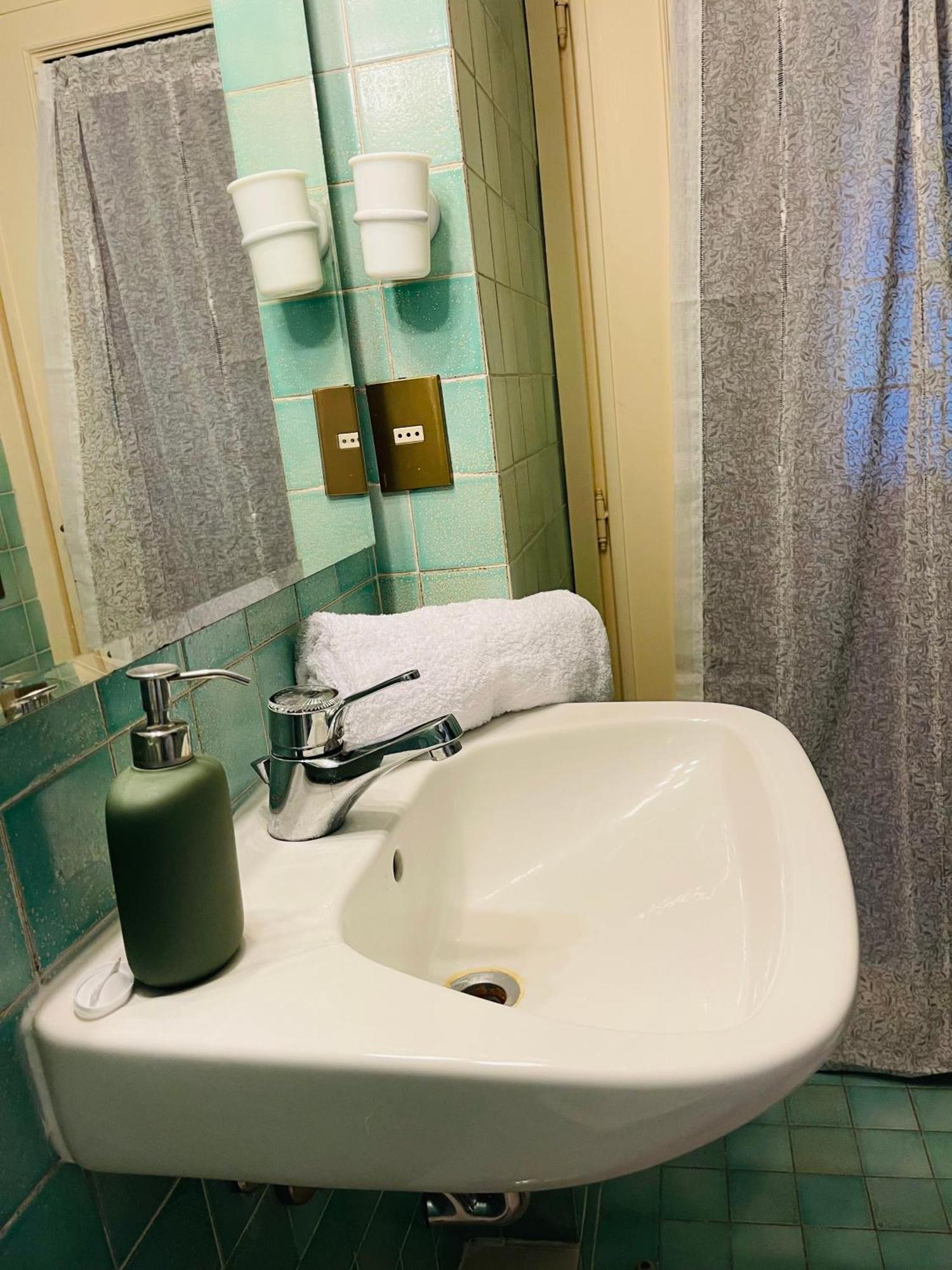 Bed and Breakfast Holiday Colosseum Рим Екстер'єр фото