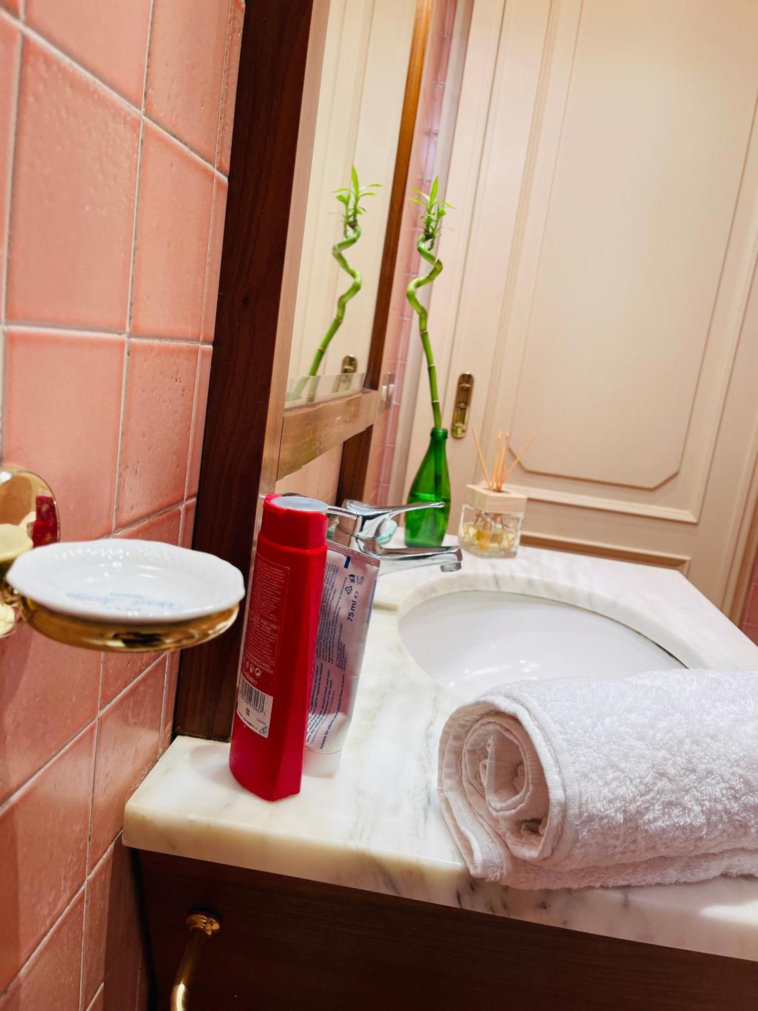 Bed and Breakfast Holiday Colosseum Рим Екстер'єр фото